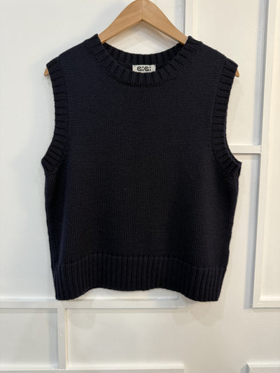 O and P navy vest